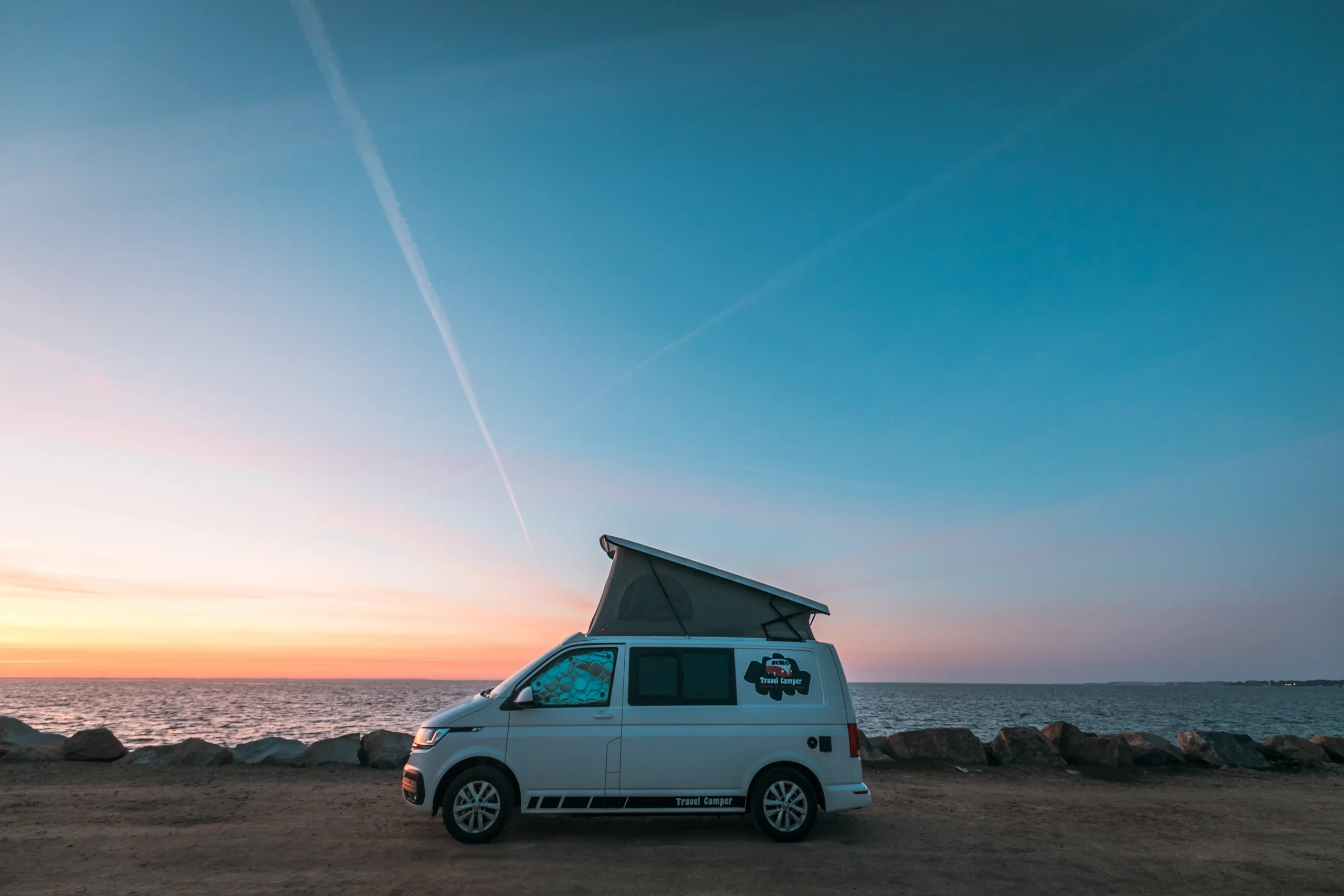 location vans aménagés travel camper